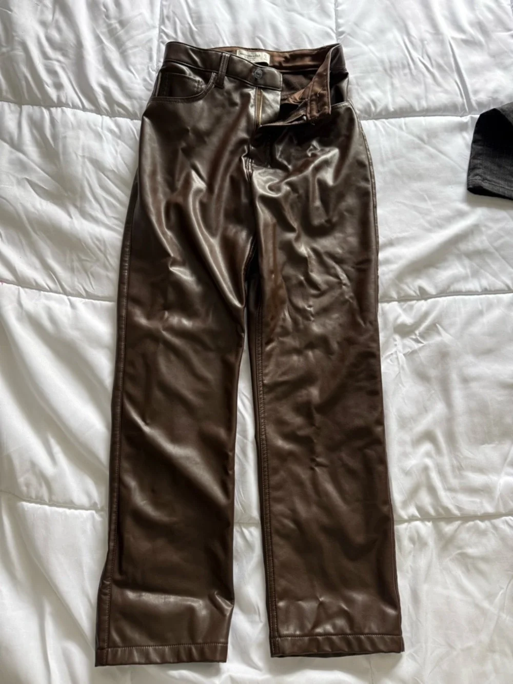 Abercrombie Women’s Curve Love Vegan Leather 90s Brown Straight Pant Size 27 - Picture 2 of 6